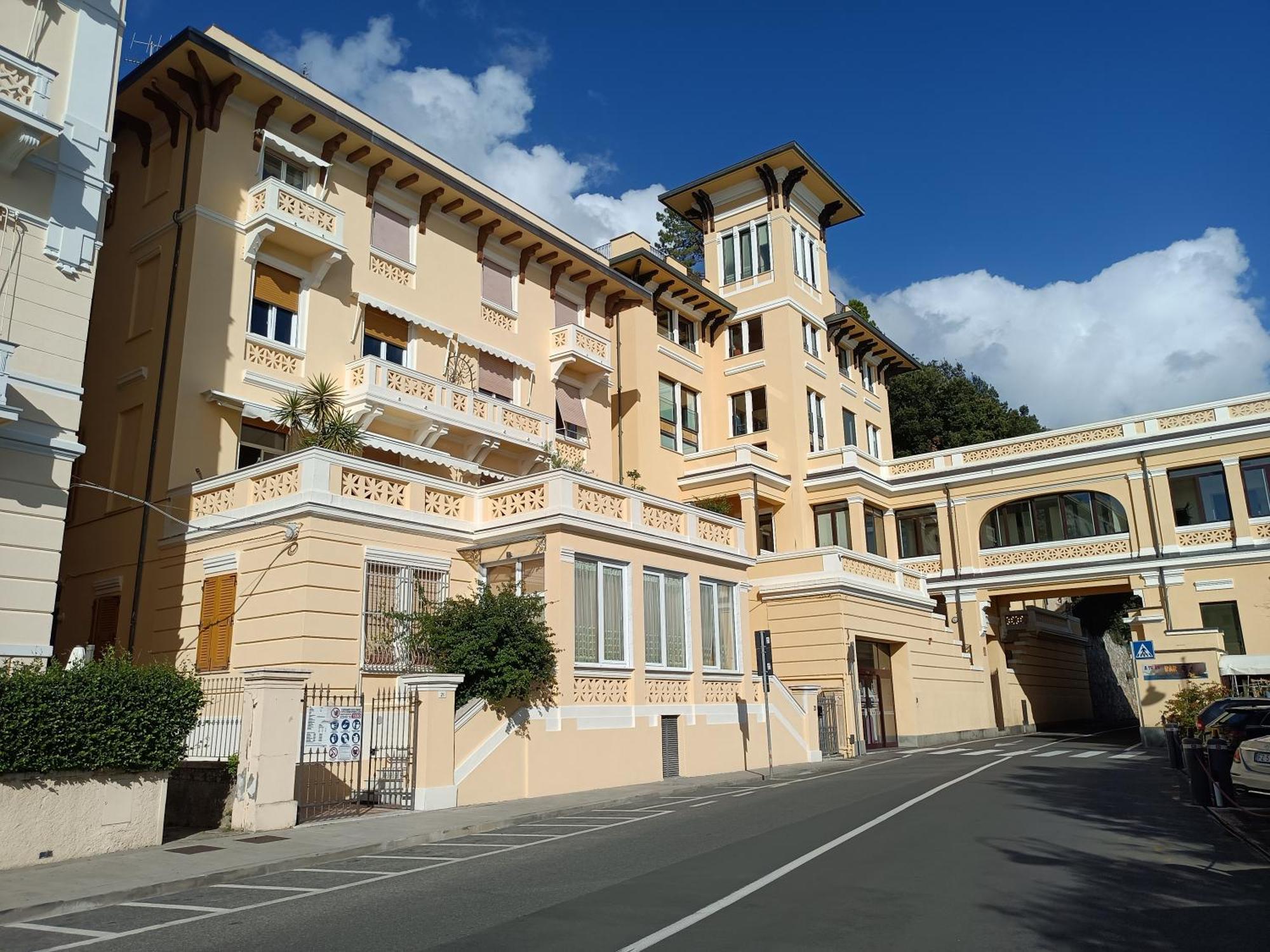 Il Faro Dei Poeti Apartment Lerici Bagian luar foto