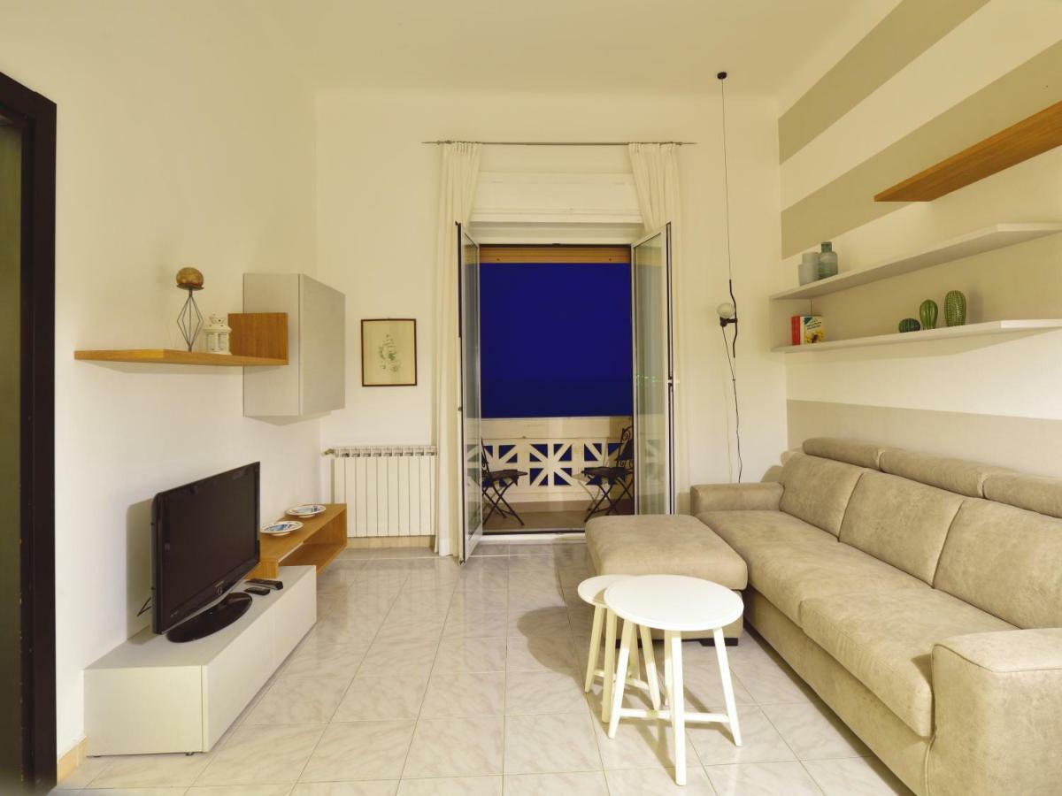 Il Faro Dei Poeti Apartment Lerici Bagian luar foto