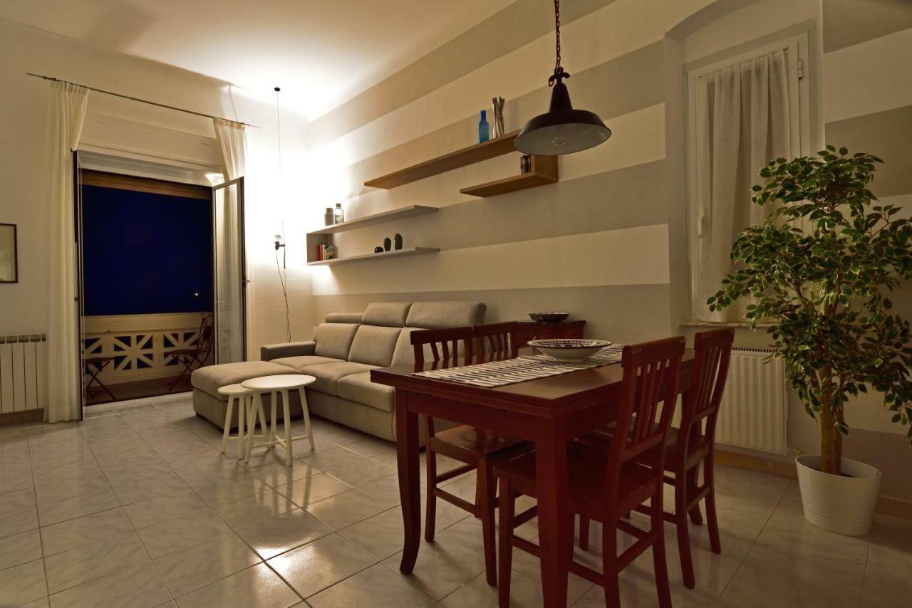 Il Faro Dei Poeti Apartment Lerici Bagian luar foto