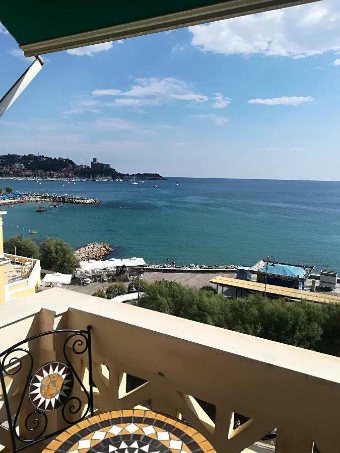 Il Faro Dei Poeti Apartment Lerici Bagian luar foto