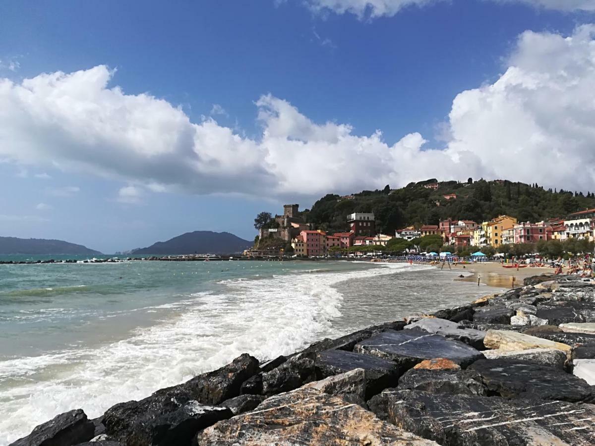 Il Faro Dei Poeti Apartment Lerici Bagian luar foto