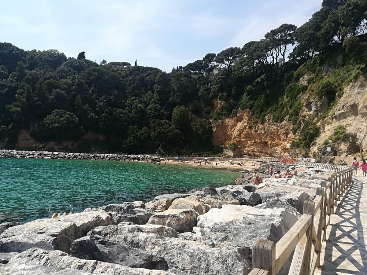 Il Faro Dei Poeti Apartment Lerici Bagian luar foto