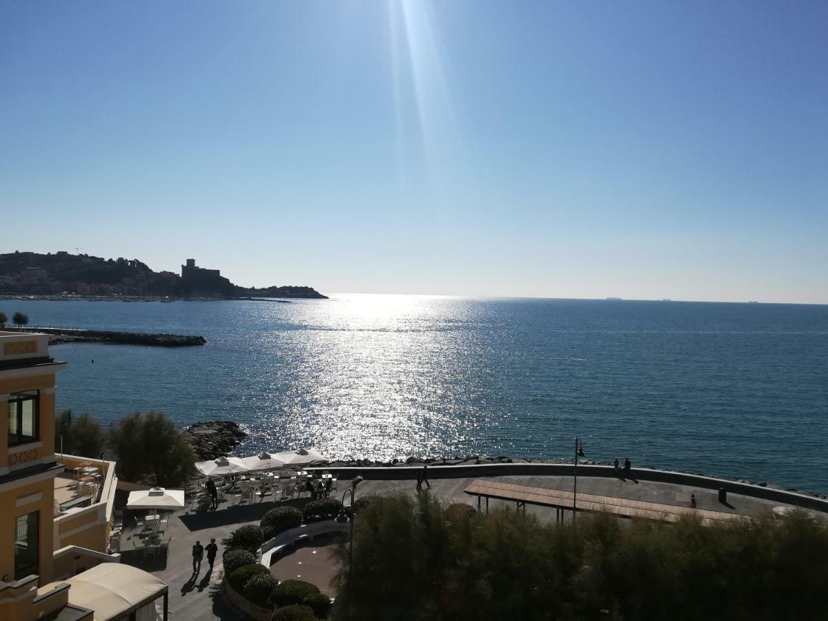 Il Faro Dei Poeti Apartment Lerici Bagian luar foto
