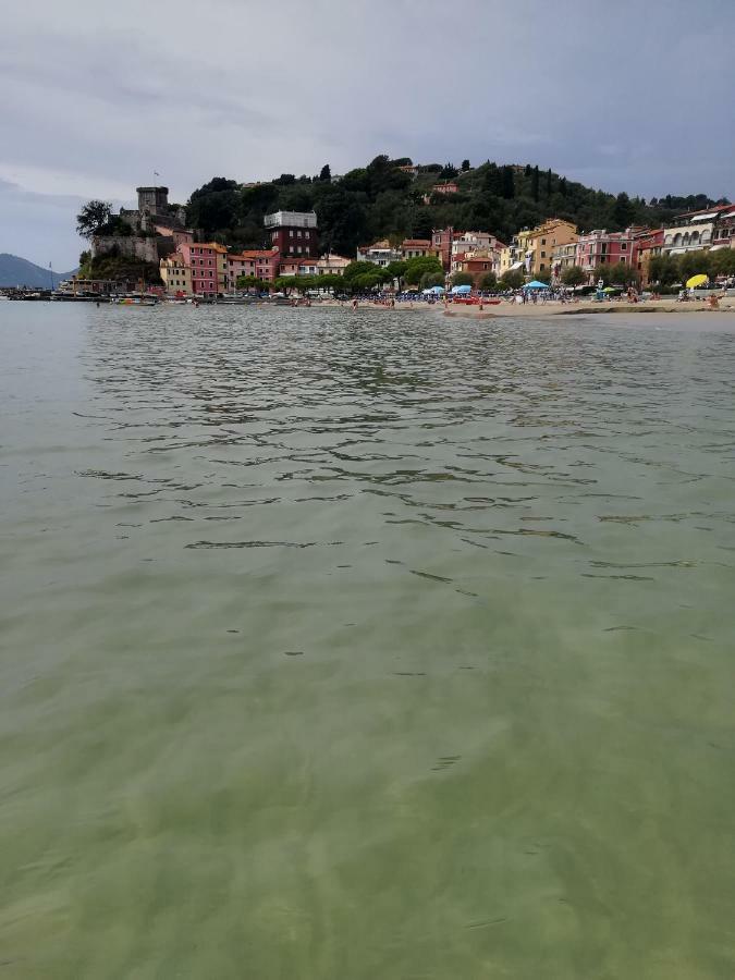 Il Faro Dei Poeti Apartment Lerici Bagian luar foto